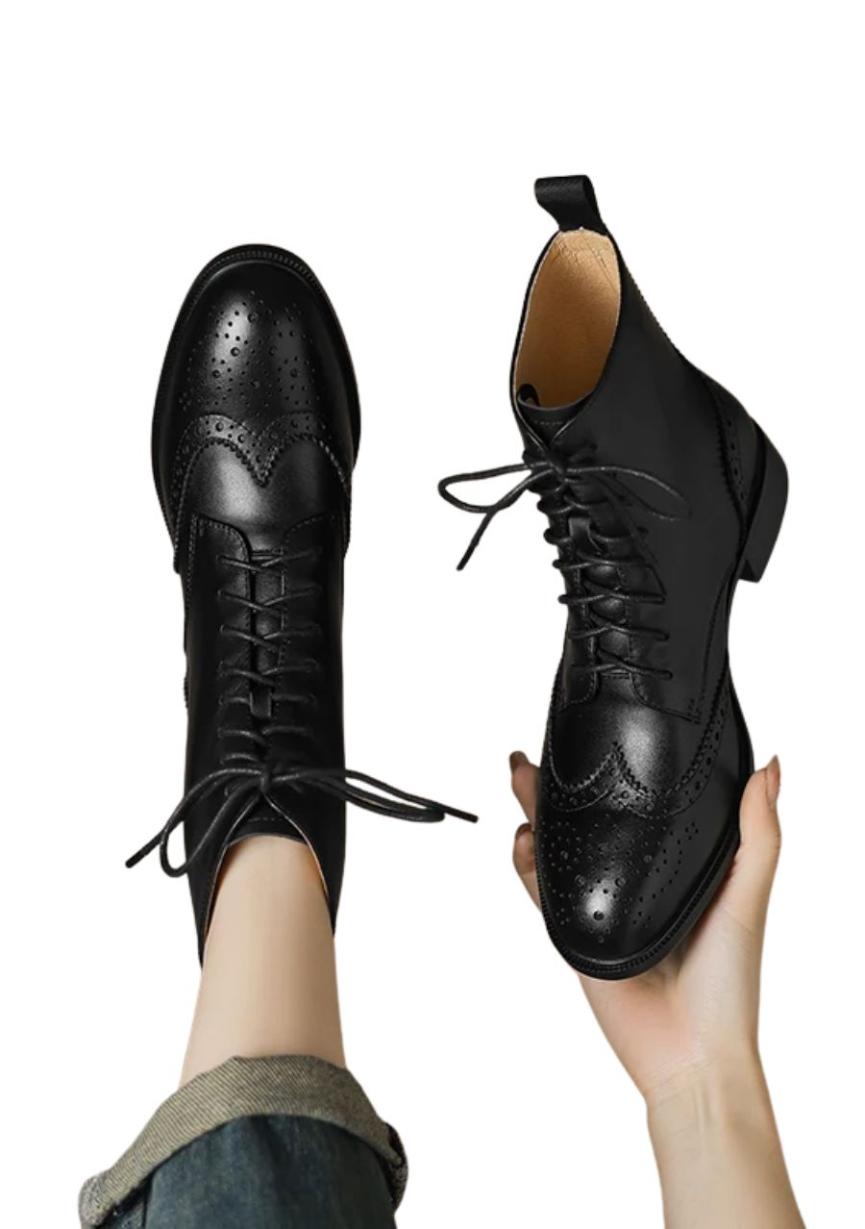 Élise Boot – Timeless Elegance in Genuine Leather