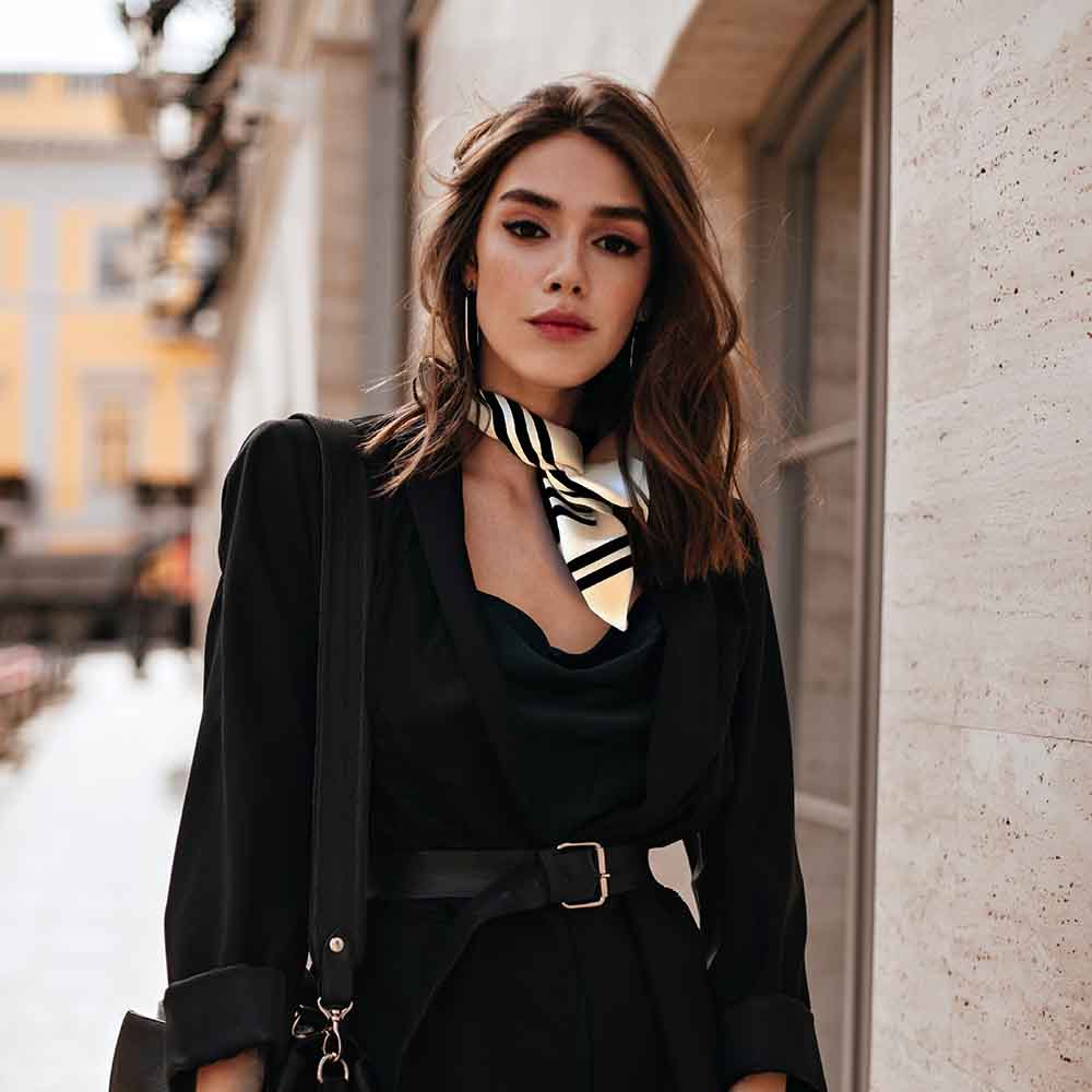 Foulard Ligne Élégante