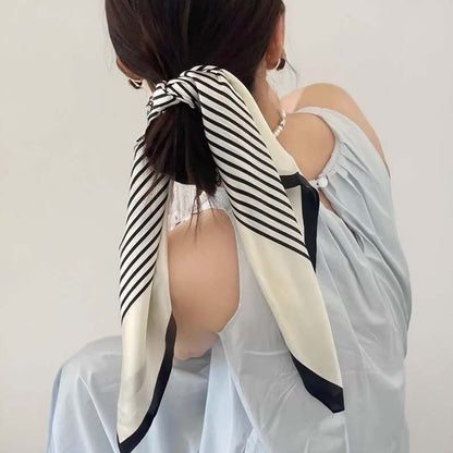 Foulard Ligne Élégante